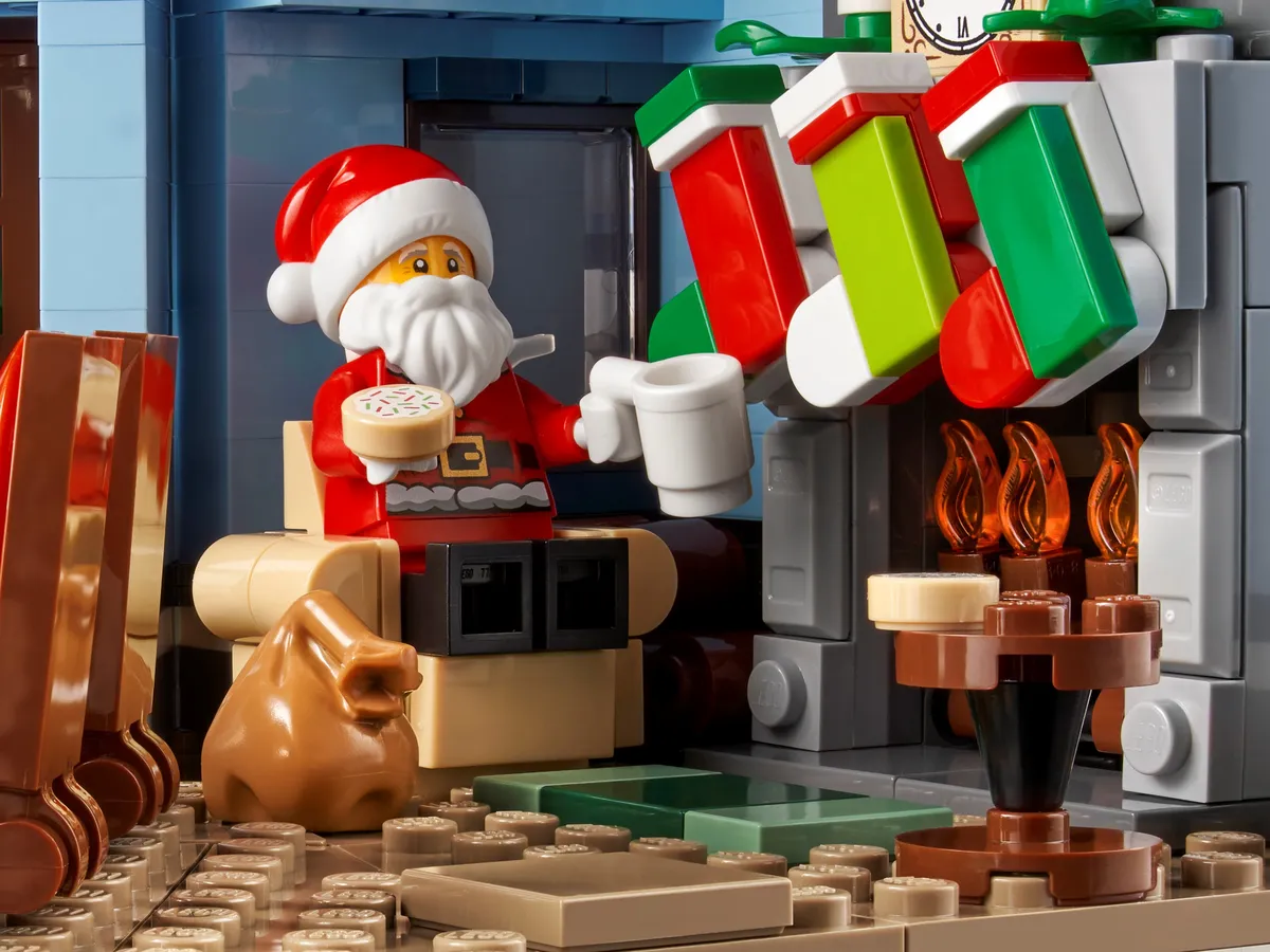 LEGO Santa’s Visit (10293) - image 10