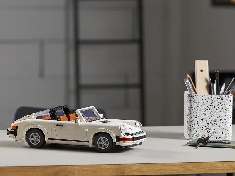 Porsche 911 by LEGO – product photo 18 of 20