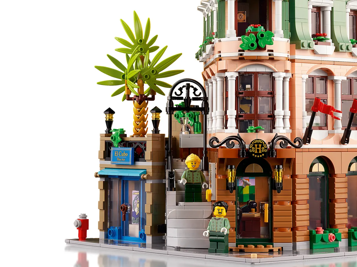 LEGO Boutique Hotel (10297) - Bild 2