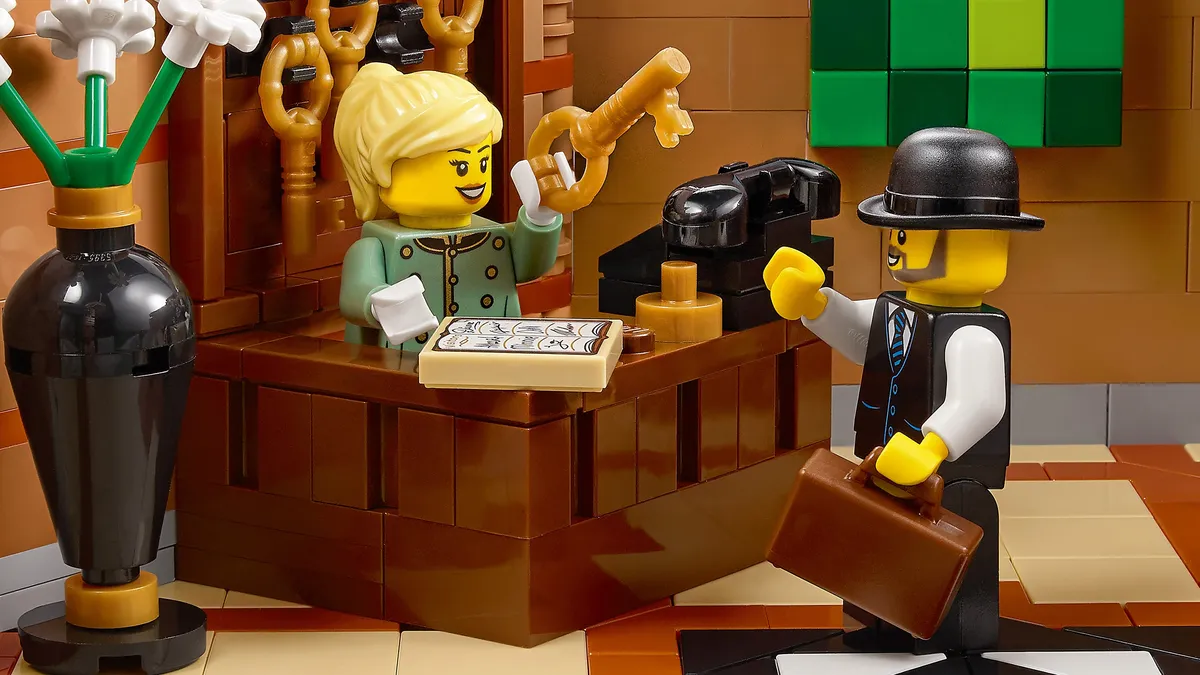 LEGO Boutique Hotel (10297) - Bild 5