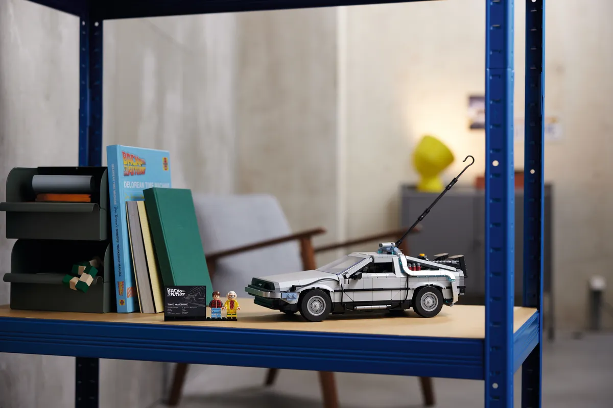 LEGO Back to the Future Time Machine (10300) - afbeelding 9