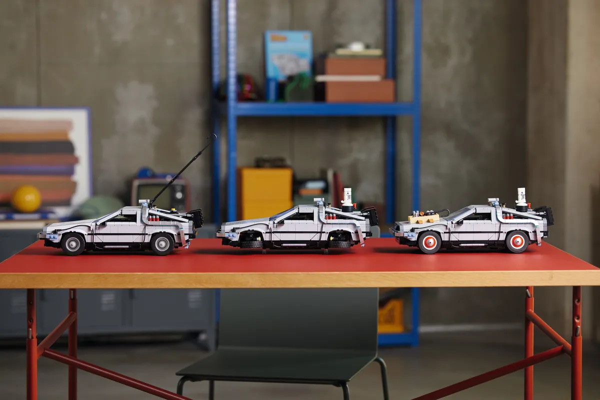 LEGO Back to the Future Time Machine (10300) - afbeelding 10