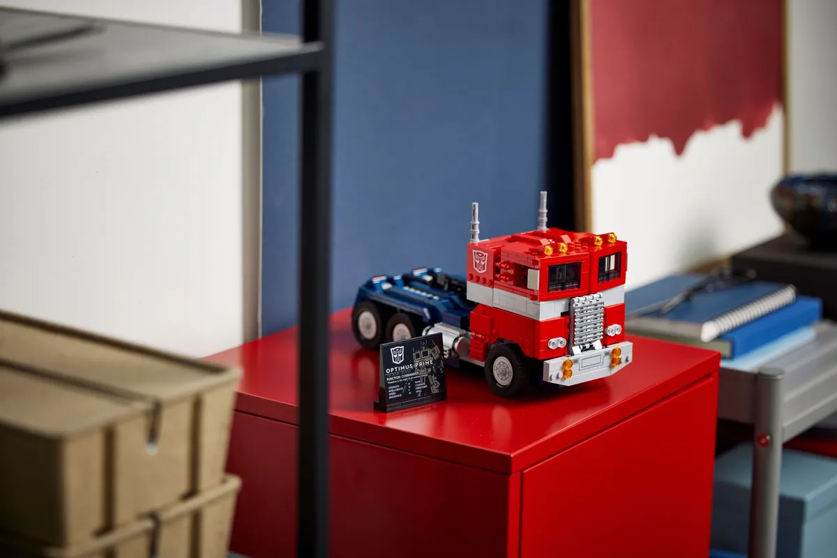 LEGO Optimus Prime (10302) - Bild 11