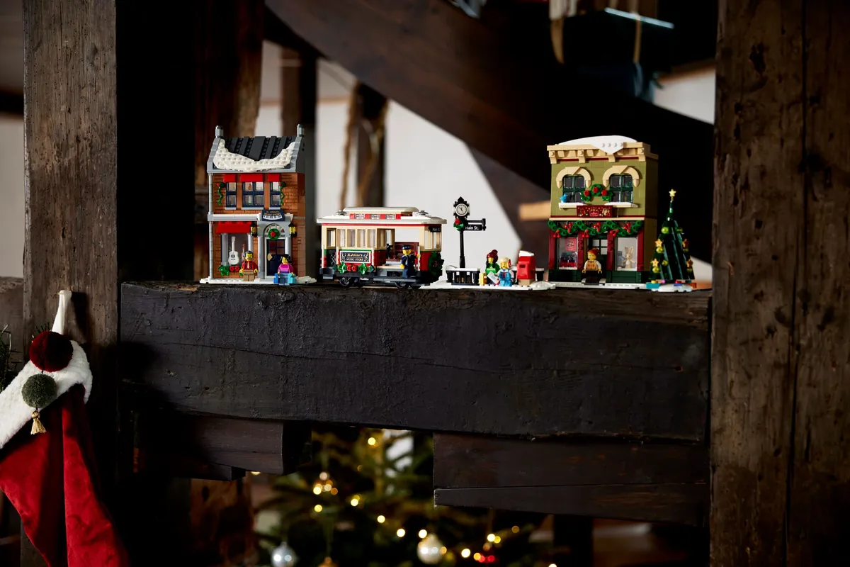 LEGO Holiday Main Street (10308) - Bild 10
