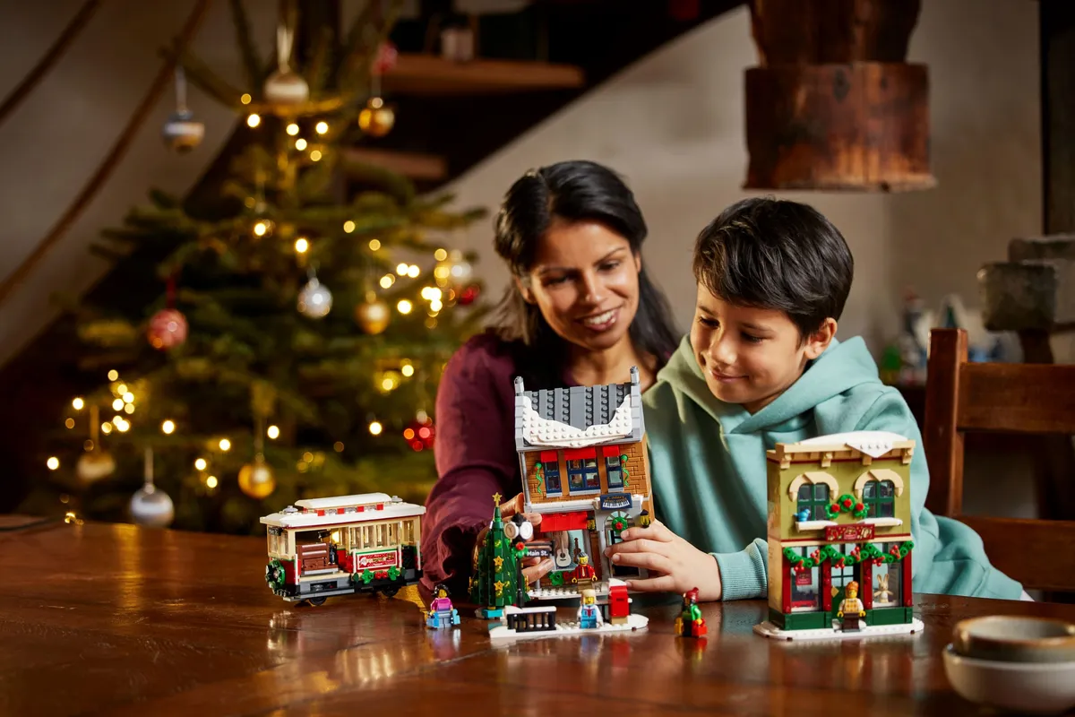 LEGO Holiday Main Street (10308) - Bild 8