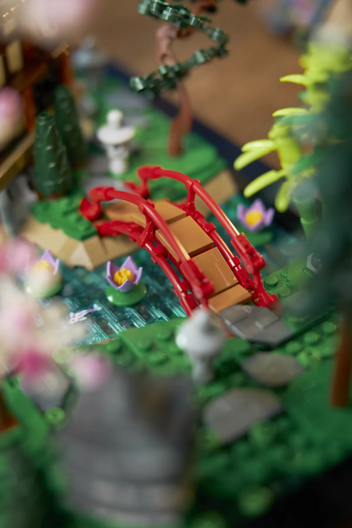 LEGO Tranquil Garden (10315) - Bild 7