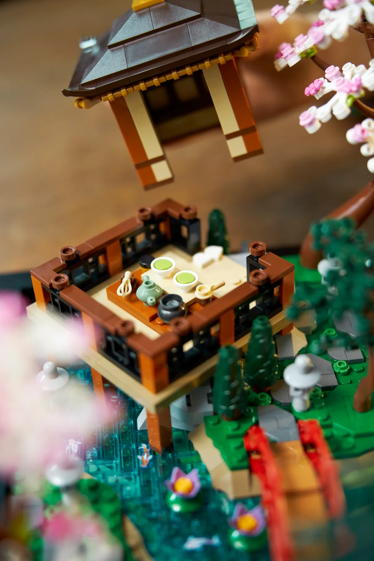 LEGO Tranquil Garden (10315) - Bild 8