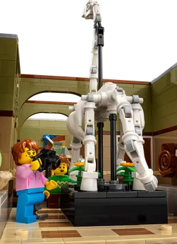 LEGO Natural History Museum (10326) - image 4
