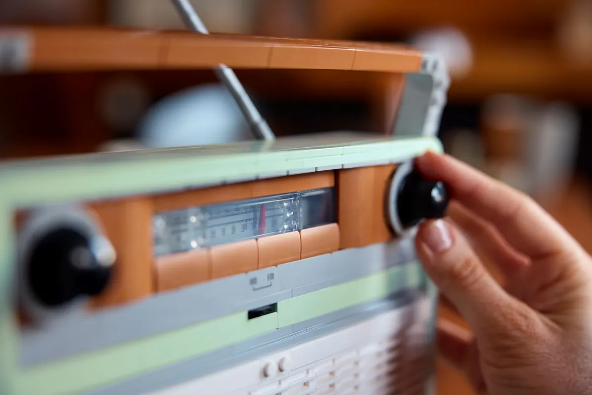 LEGO Retro Radio (10334) - Bild 8
