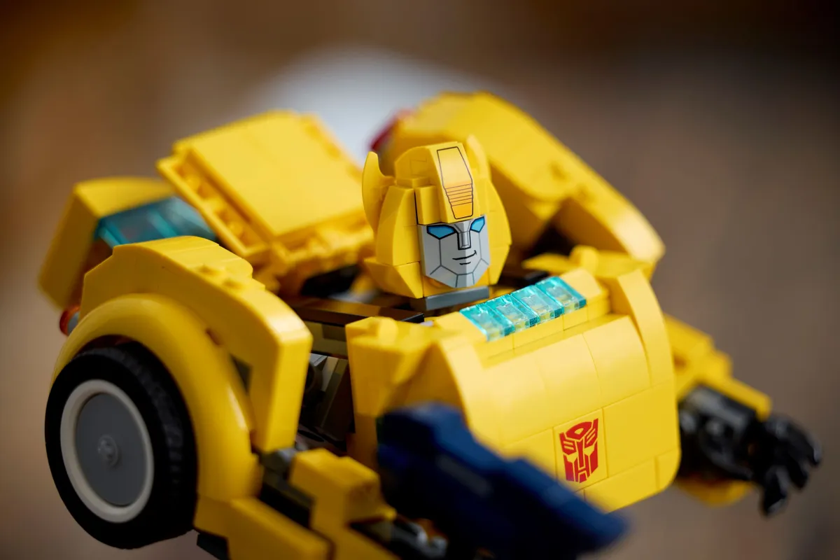 LEGO Bumblebee (10338) - image 11
