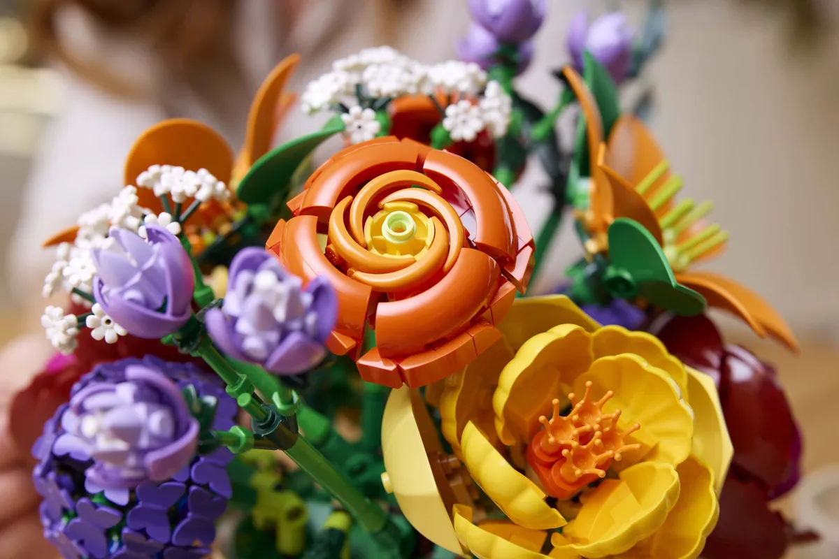 LEGO Flower Arrangement (10345) - image 10