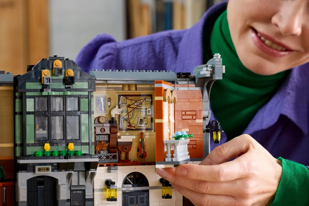 LEGO Sherlock Holmes: Book Nook (10351) - Bild 13