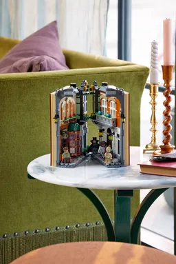 LEGO Sherlock Holmes: Book Nook (10351) - afbeelding 16