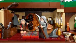 LEGO The Lord of the Rings: The Shire™ (10354) - image 9