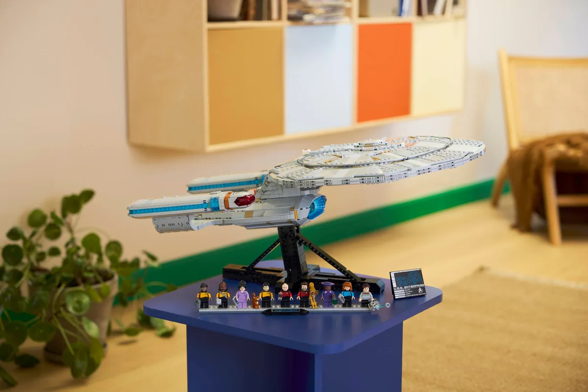 LEGO Star Trek: U.S.S. Enterprise NCC-1701-D™ (10356) - Bild 12