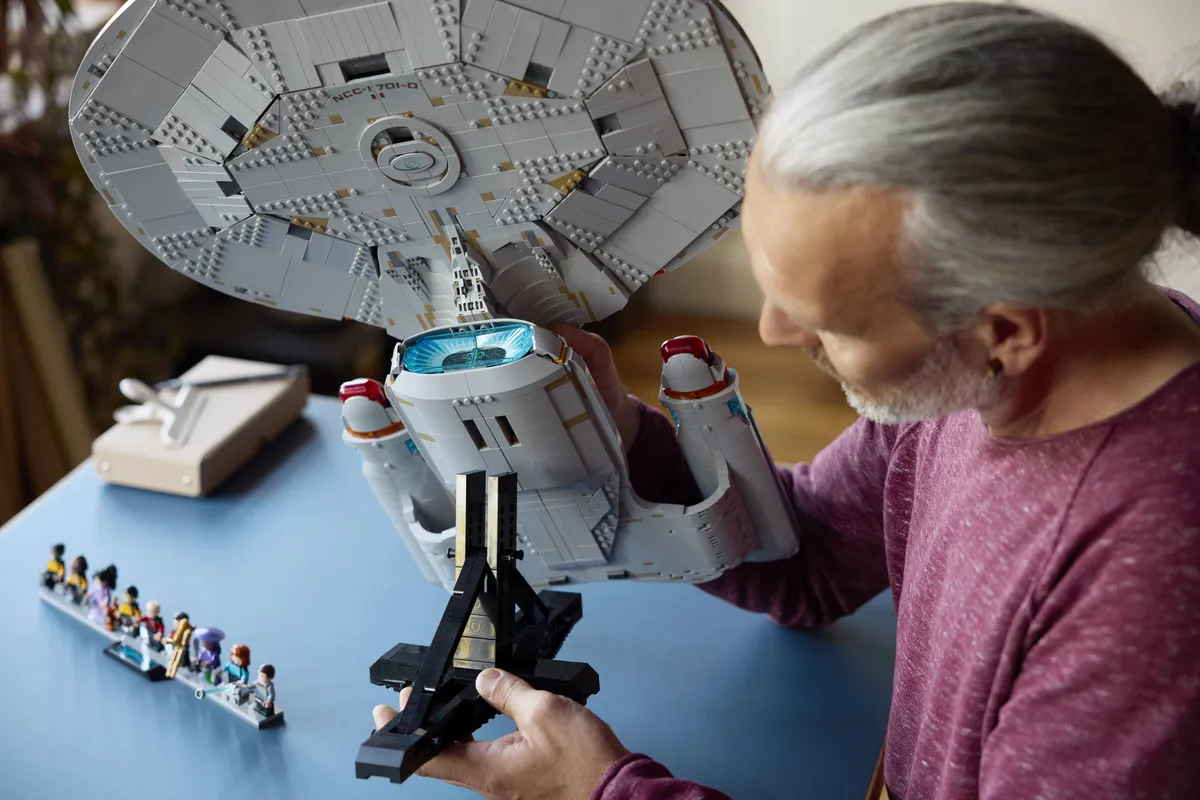 LEGO Star Trek: U.S.S. Enterprise NCC-1701-D™ (10356) - Bild 14