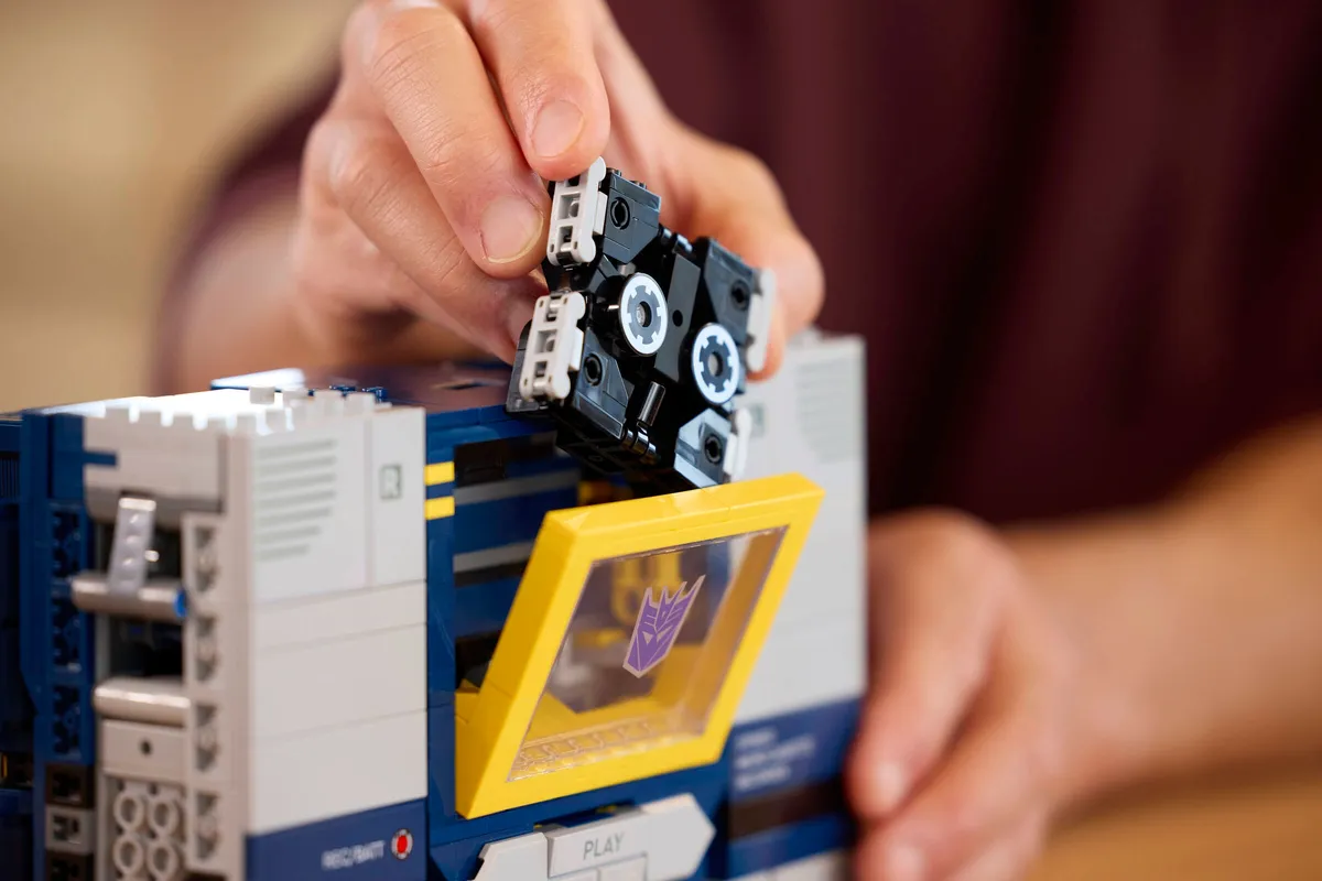 LEGO Transformers: Soundwave (10358) - image 11
