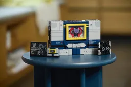 LEGO Transformers: Soundwave (10358) - image 14
