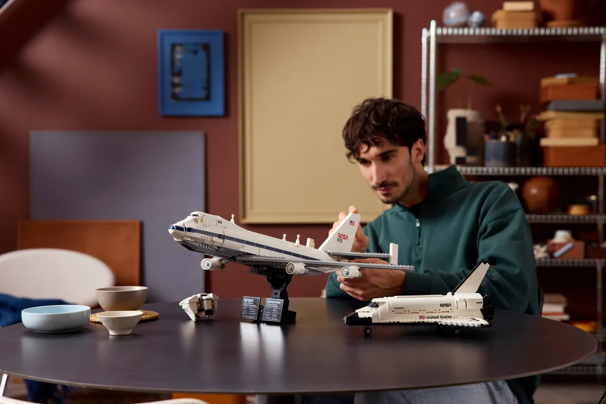 LEGO Shuttle Carrier Aircraft (10360) - Bild 7