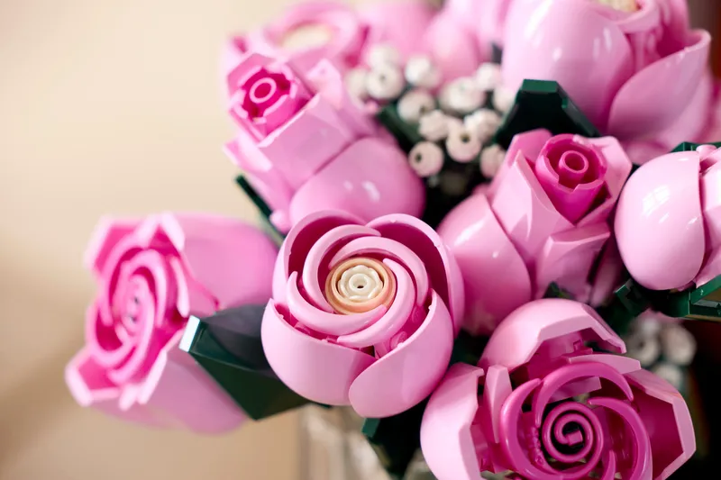 Bouquet of Pink Roses by LEGO – product photo 15 of 36