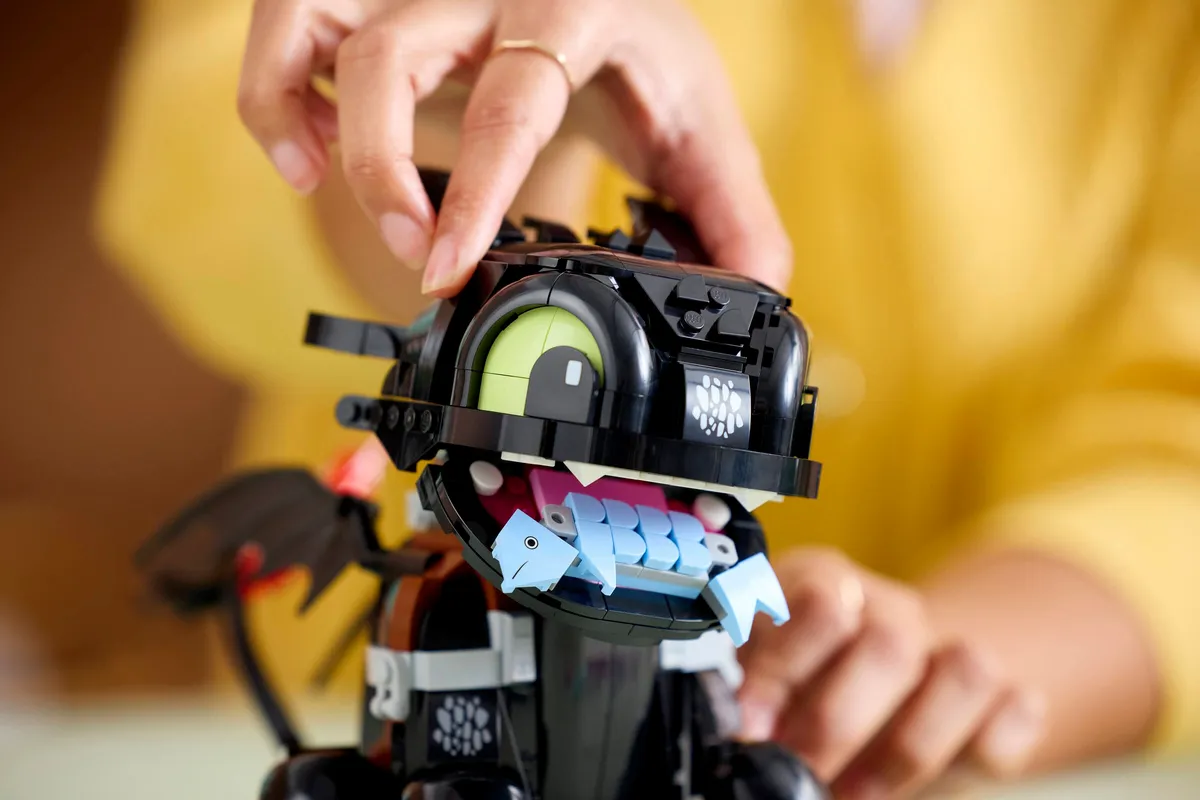 LEGO How to Train Your Dragon: Toothless (10375) - image 15
