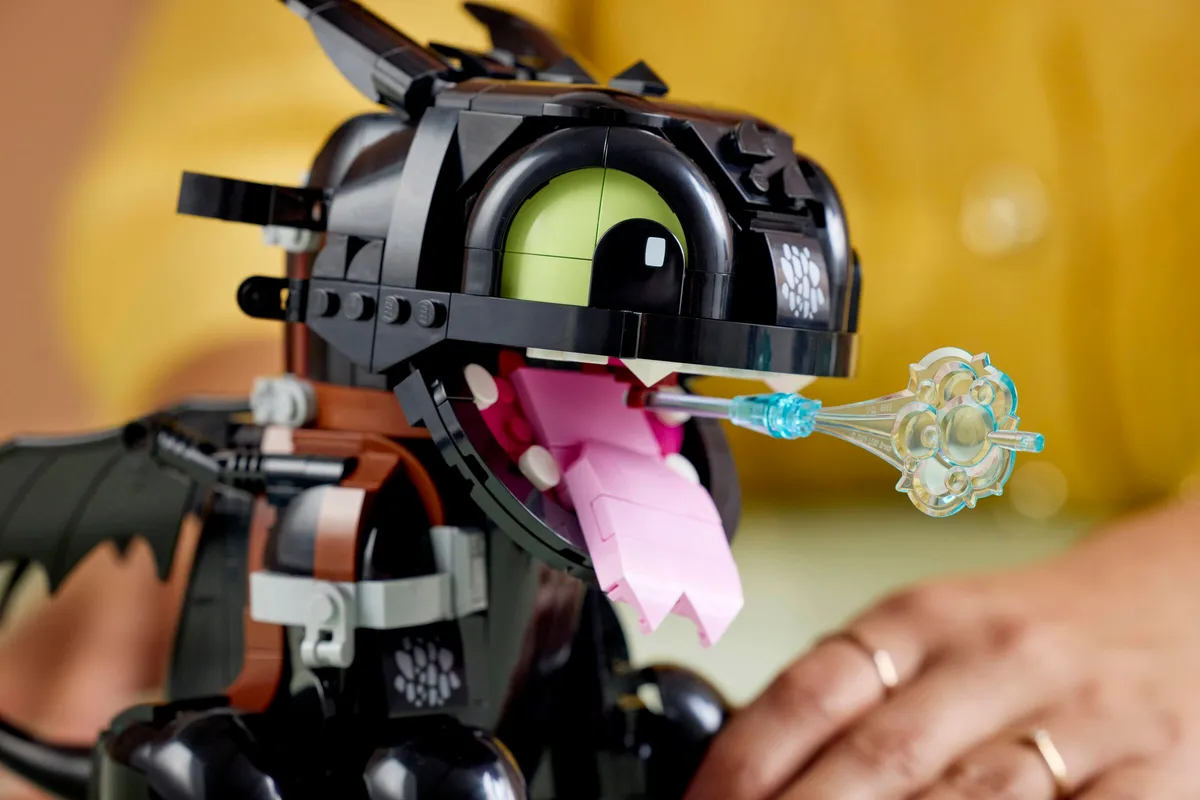 LEGO How to Train Your Dragon: Toothless (10375) - image 6