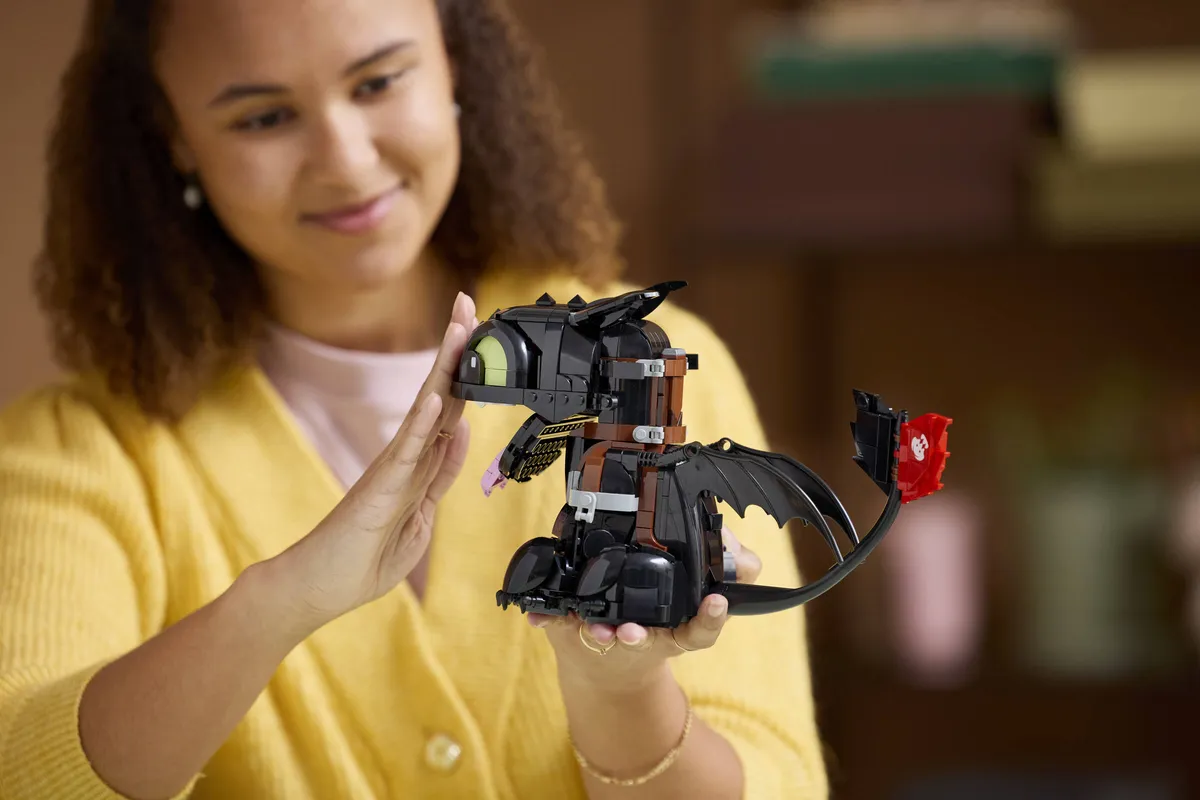 LEGO How to Train Your Dragon: Toothless (10375) - image 8