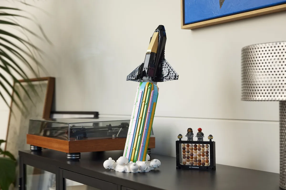 LEGO Over the Moon with Pharrell Williams (10391) - Bild 4