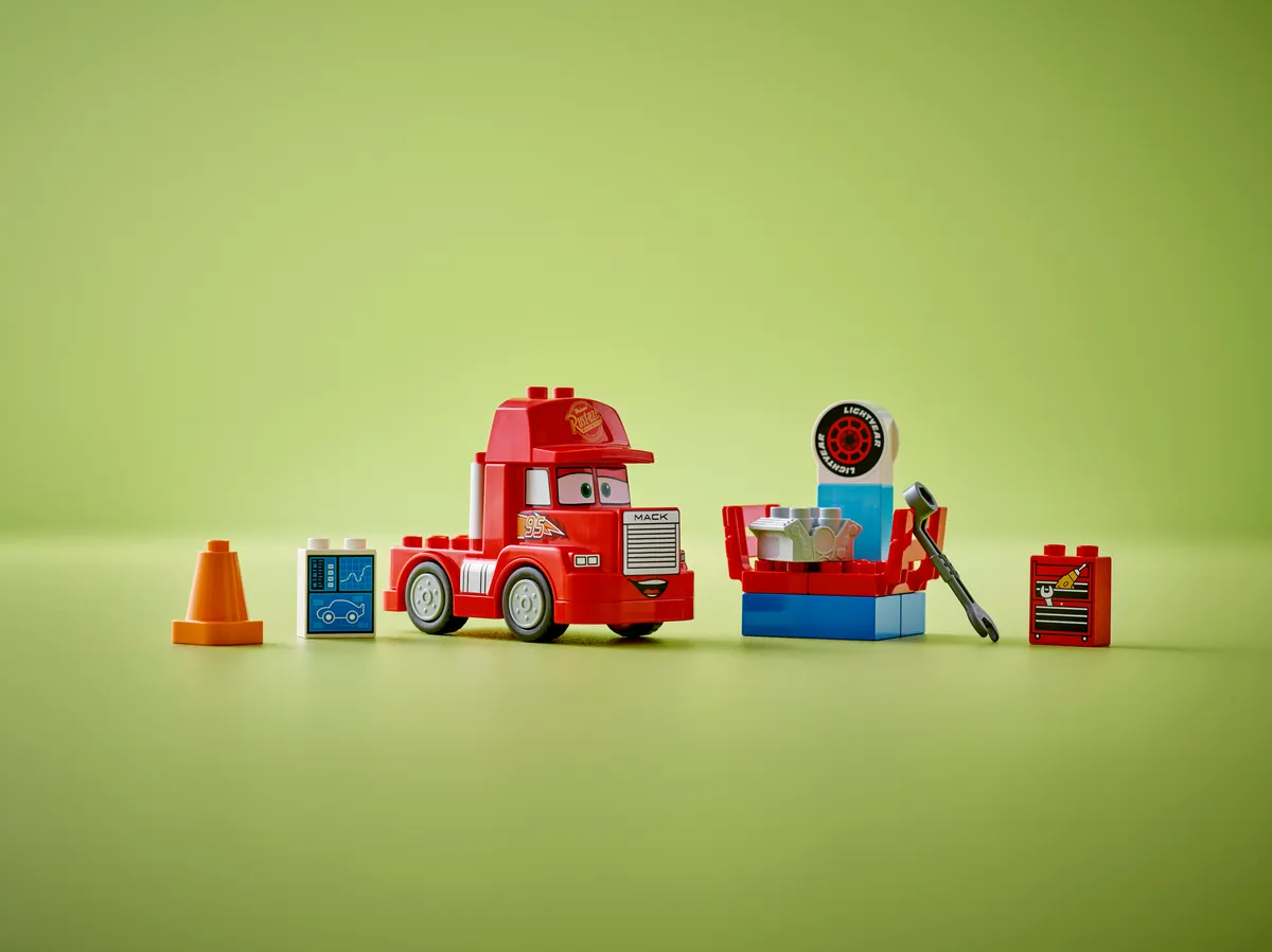 LEGO Mack at the Race (10417) - Bild 3