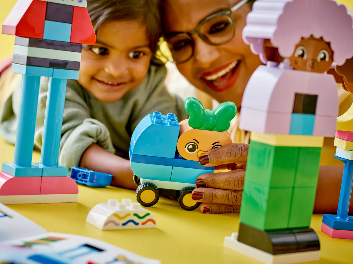 LEGO Buildable People with Big Emotions (10423) - Bild 6