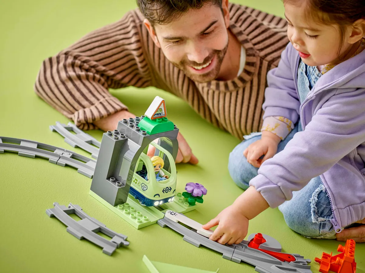 LEGO Train Tunnel and Tracks Expansion Set (10425) - Bild 7