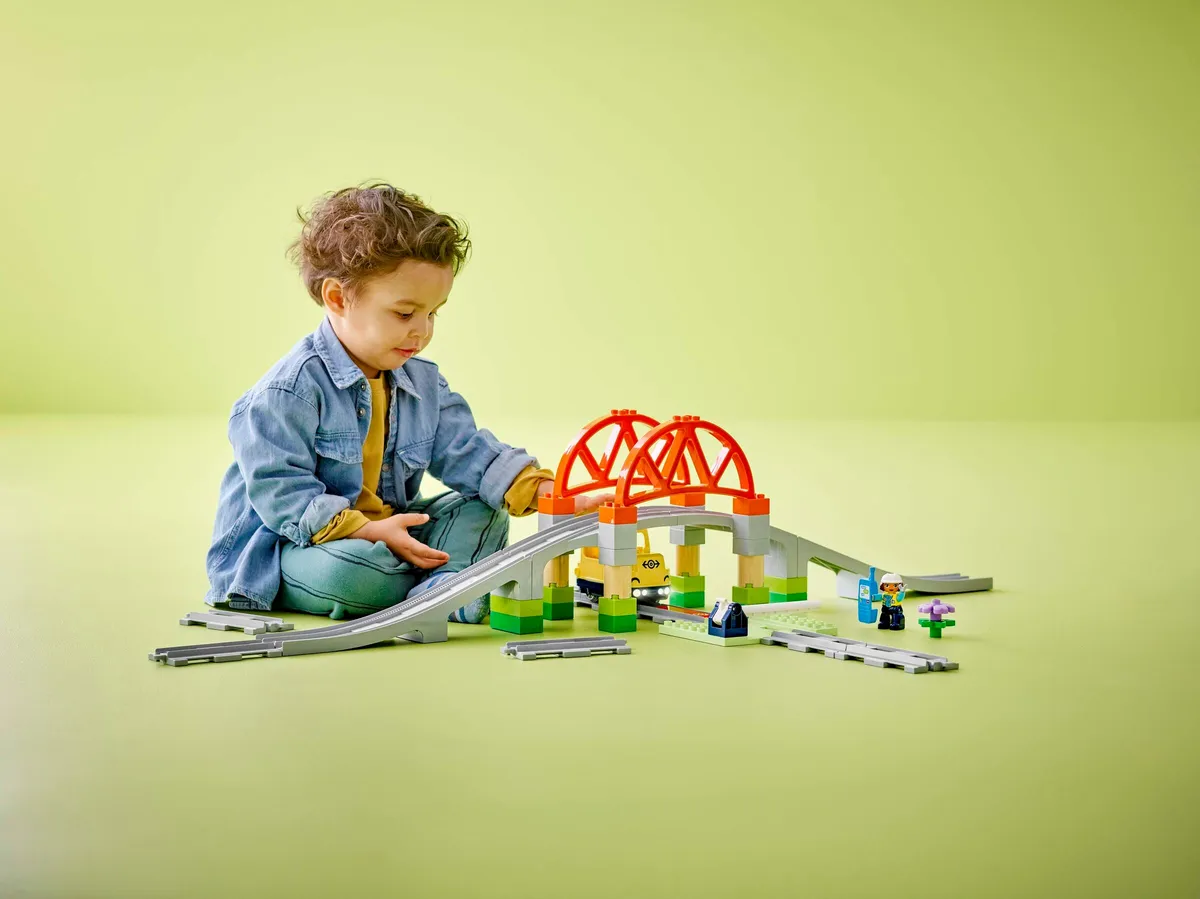 LEGO Train Bridge and Tracks Expansion Set (10426) - Bild 4