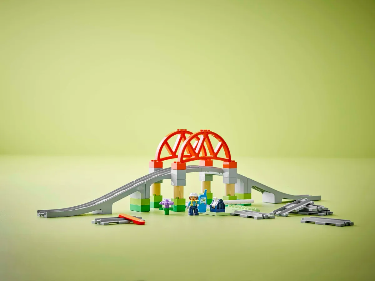 LEGO Train Bridge and Tracks Expansion Set (10426) - Bild 7