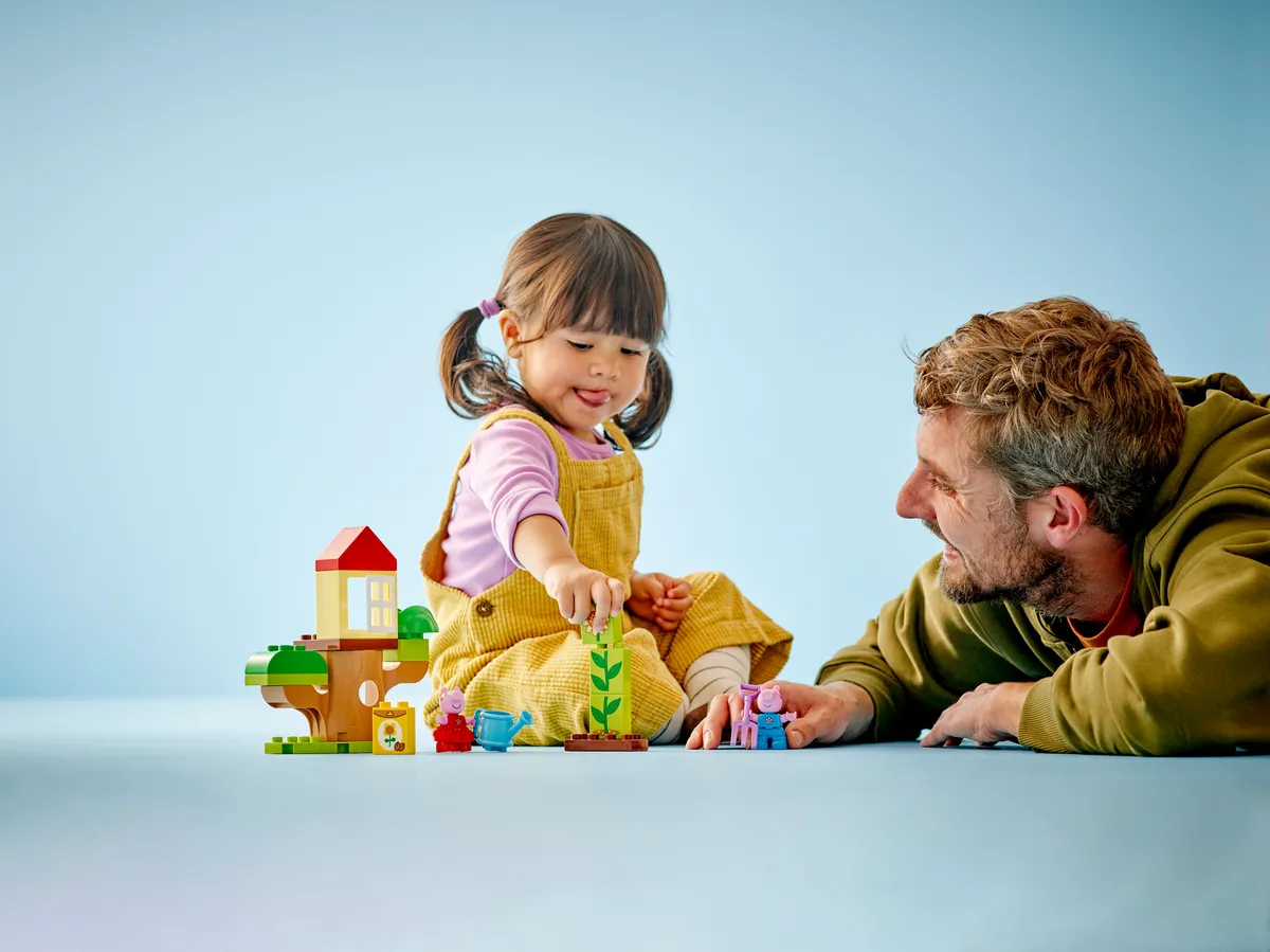 LEGO Peppa Pig Garden and Tree House (10431) - Bild 2