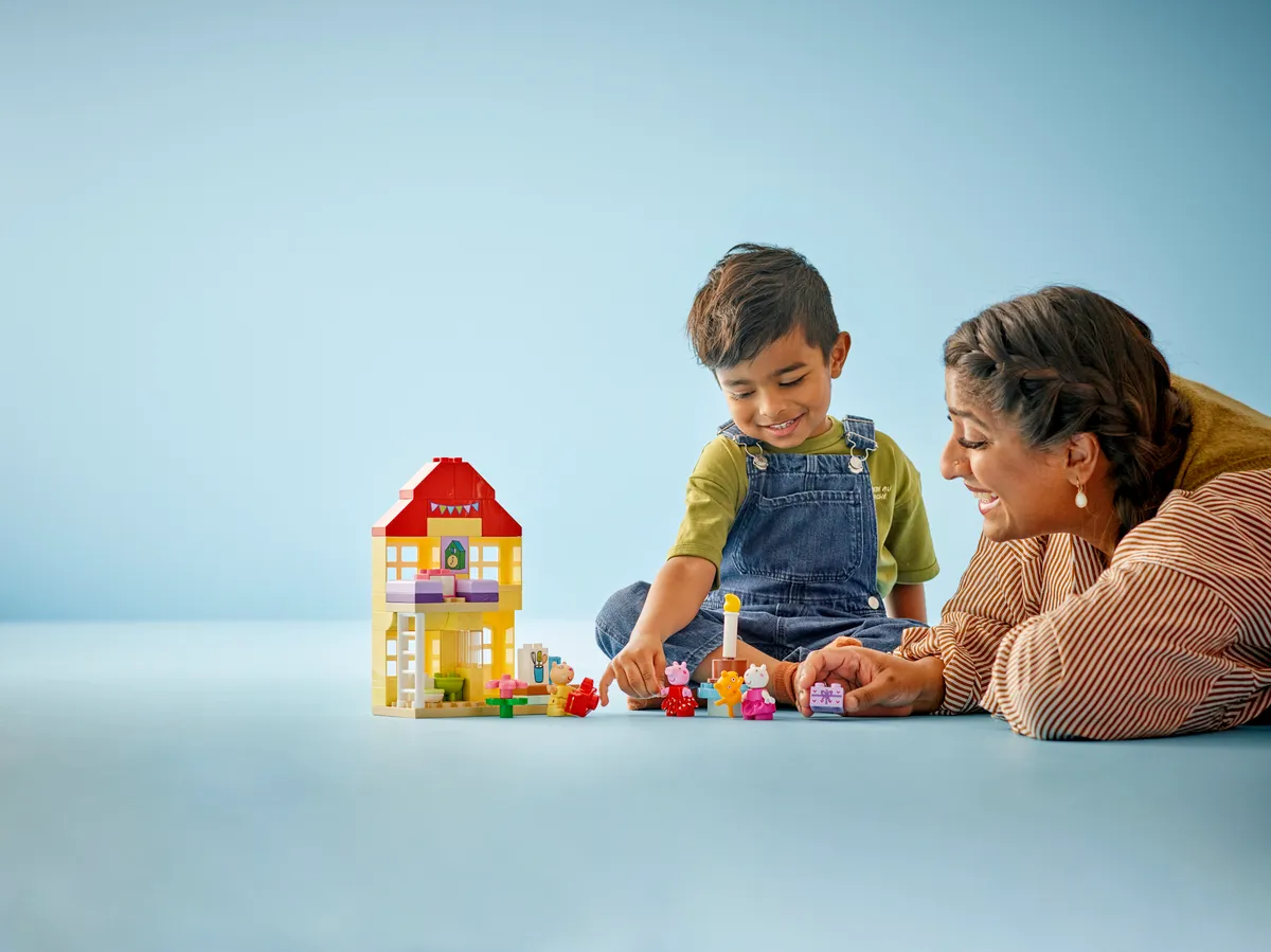 LEGO Peppa Pig Birthday House (10433) - Bild 5
