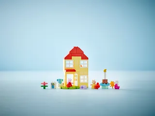 Peppa Pig Birthday House by LEGO – product photo 8 of 8