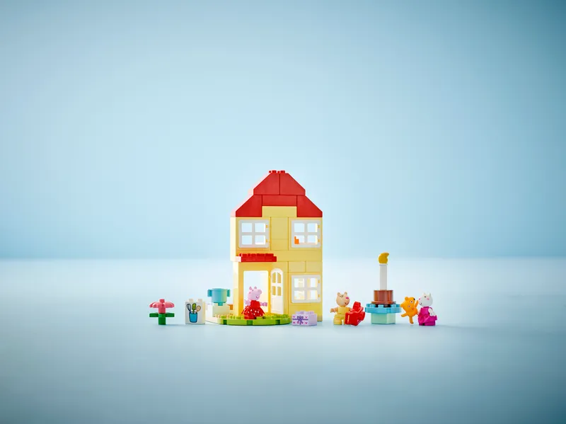 Peppa Pig Birthday House by LEGO – product photo 8 of 8