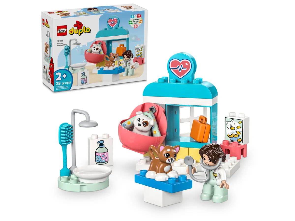 LEGO Visit to the Vet Clinic (10438) - image 4