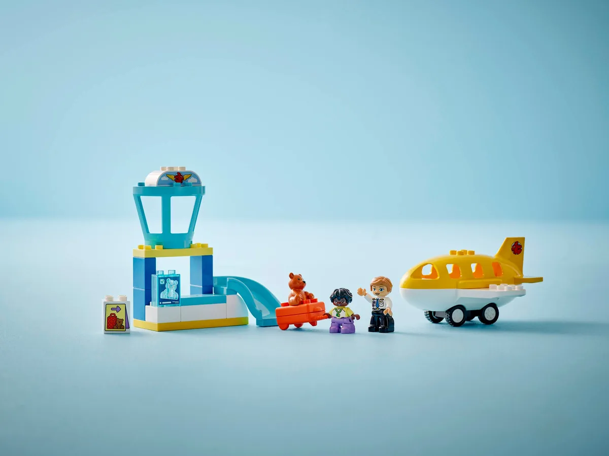LEGO First Time at the Airport (10443) - Bild 7
