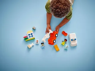 Ambulance & Driver fra LEGO – produktbillede 7 af 9