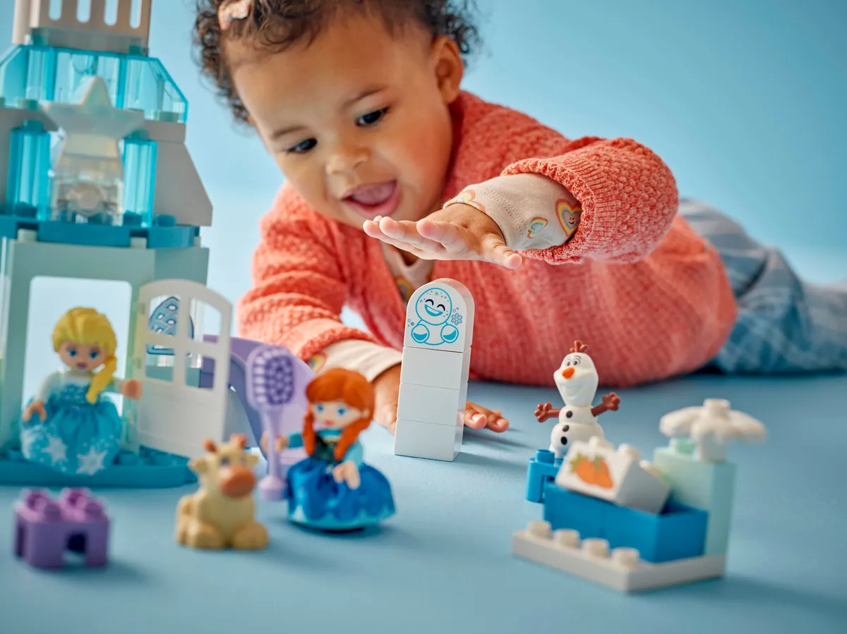 LEGO Anna and Elsa's Frozen Castle Party (10455) - Bild 4