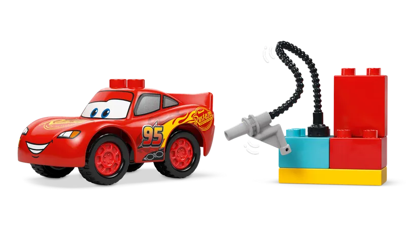 McQueen's Visit to Doc's Garage von LEGO – Produktfoto 3 von 9