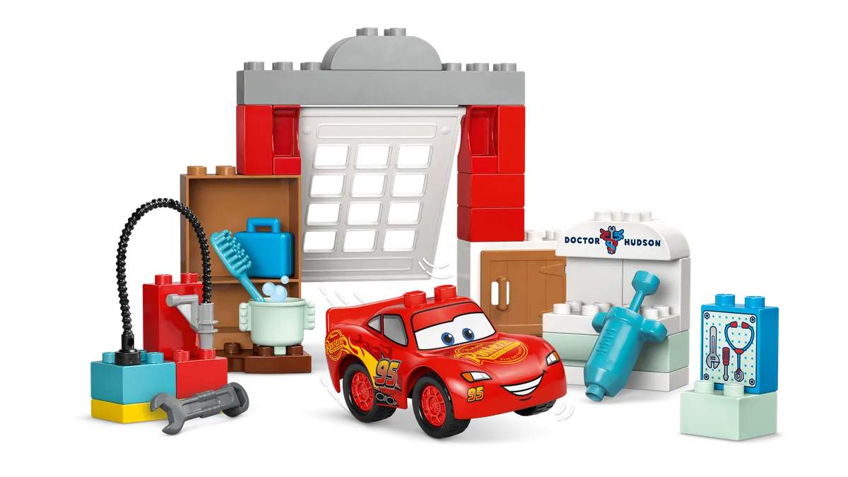 LEGO McQueen's Visit to Doc's Garage (10456) - Bild 1