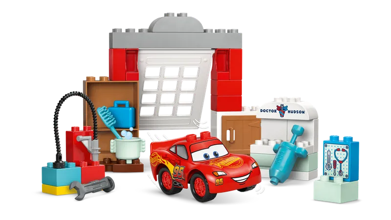 McQueen's Visit to Doc's Garage von LEGO – Produktfoto 4 von 9