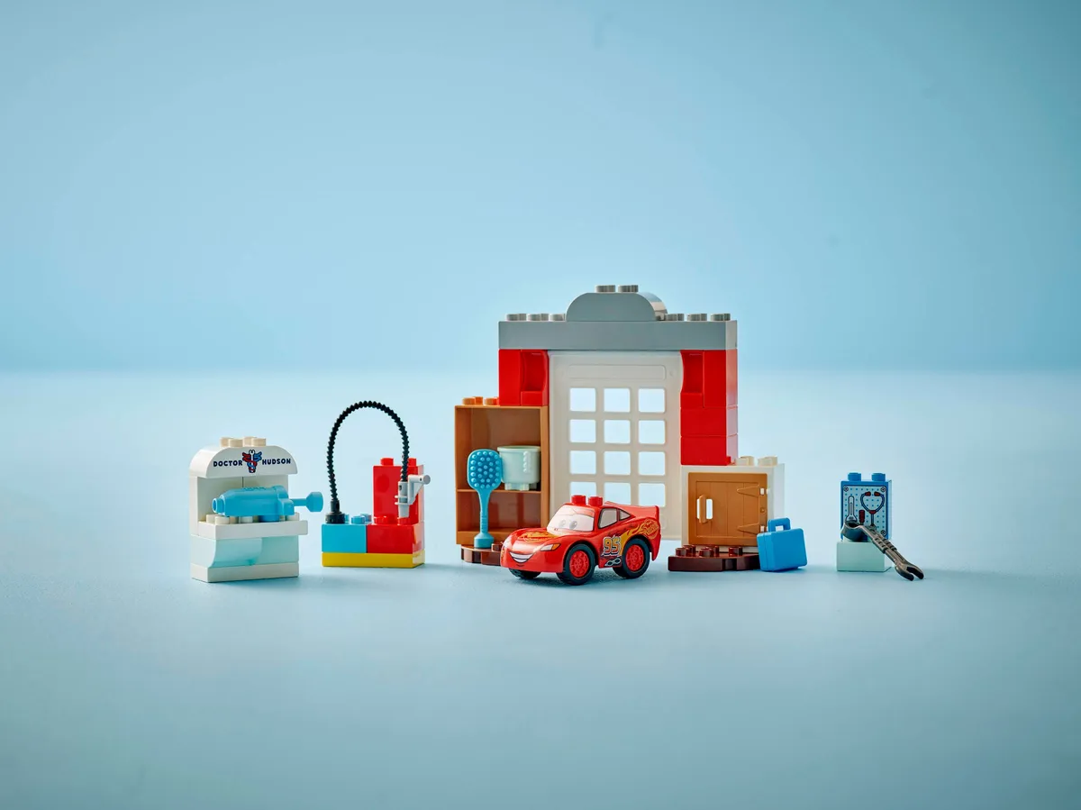 LEGO McQueen's Visit to Doc's Garage (10456) - Bild 7