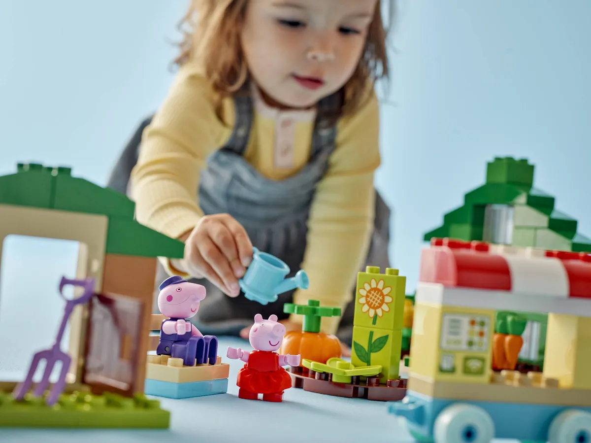 LEGO Grandpa Pig's Garden and Greenhouse (10461) - Bild 7