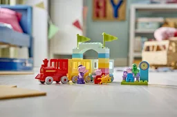LEGO Train Ride with Grandpa Pig (10466) - afbeelding 7