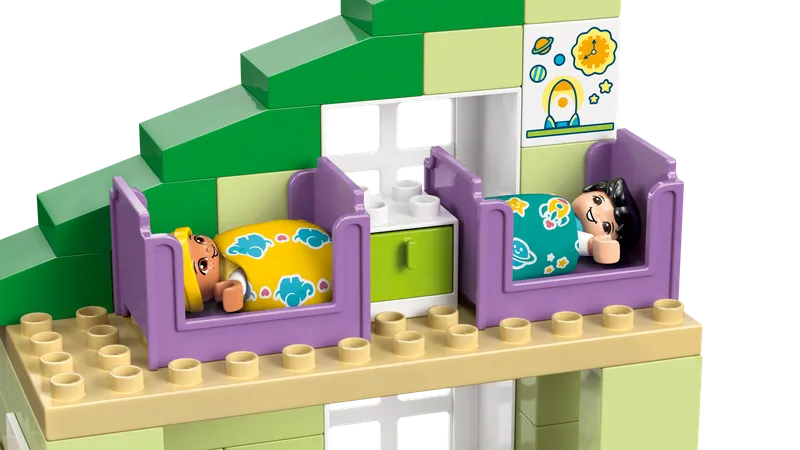LEGO 10470 3 in 1 Modern Family House with Figures detail image