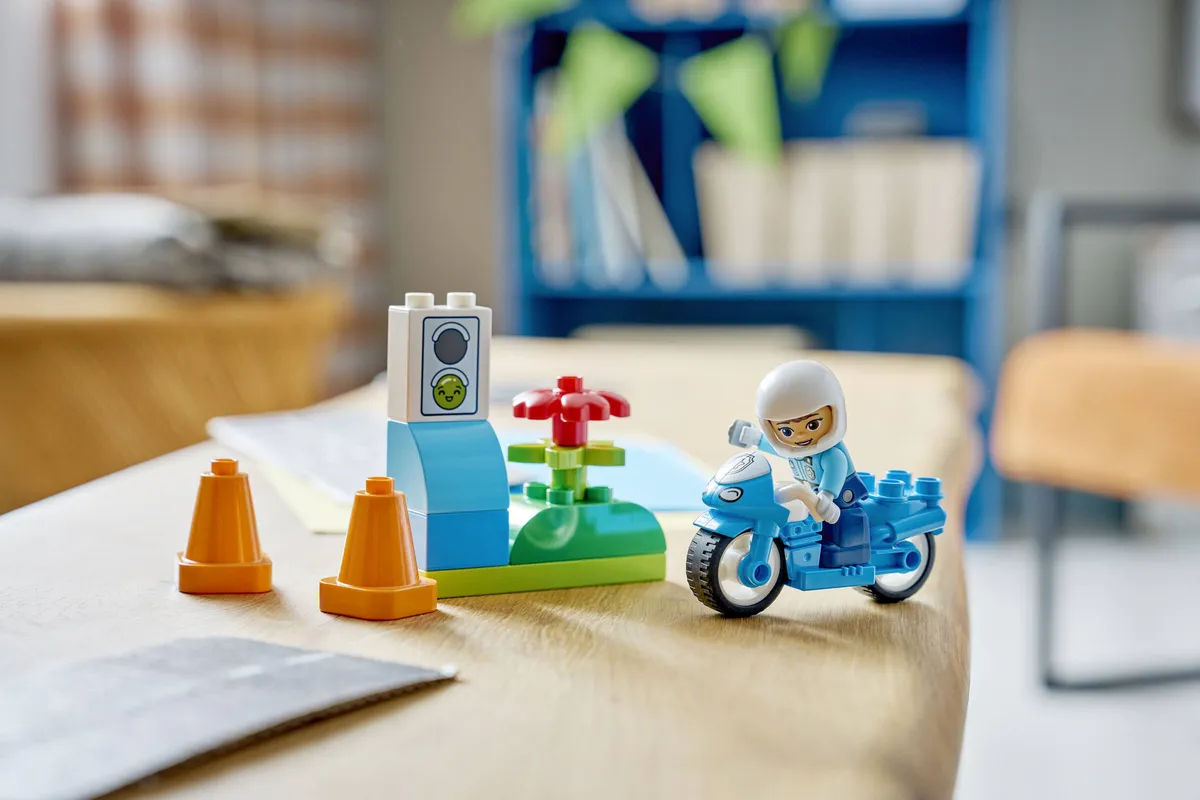 LEGO Blue Police Motorcycle (10471) - Bild 7