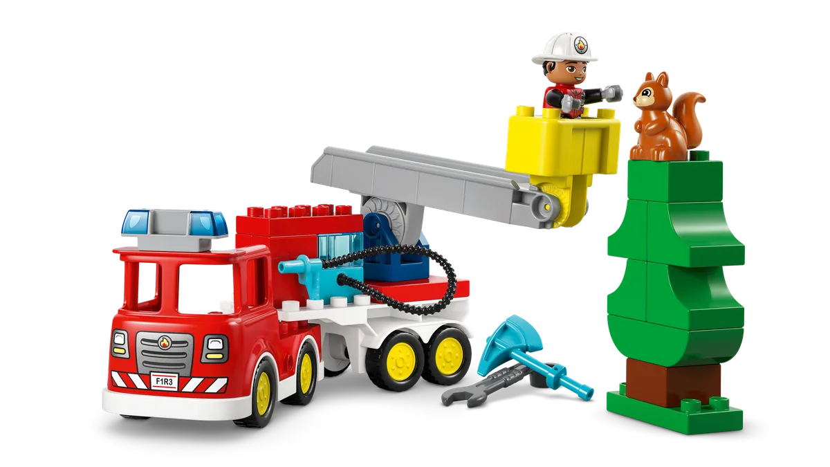 LEGO Fire Truck with Hose and Firefighter (10473) - Bild 3
